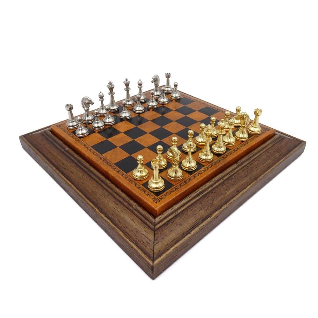 Xadrez magnético metálico exclusivo Italfama 18x18 cm com possibilidade de gravação personalizada – presente elegante para qualquer ocasião, tabuleiro castanho-preto com peças dourado-prateadas