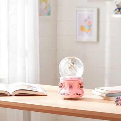 Bailarina Dançante em Bola de Vidro 15cm com Gravação Personalizada - Caixa de Música Elegante com Base Pastel e Melodia Lago dos Cisnes