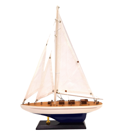 Modelo de iate em madeira altura 42 cm com possibilidade de personalização por gravação