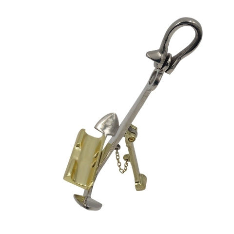 Suporte para Smartphone Âncora MT201 com Acabamento Metálico, Possibilidade de Personalização por Gravação, Presente Ideal para Marinheiro, Altura 25 cm, Largura 16 cm
