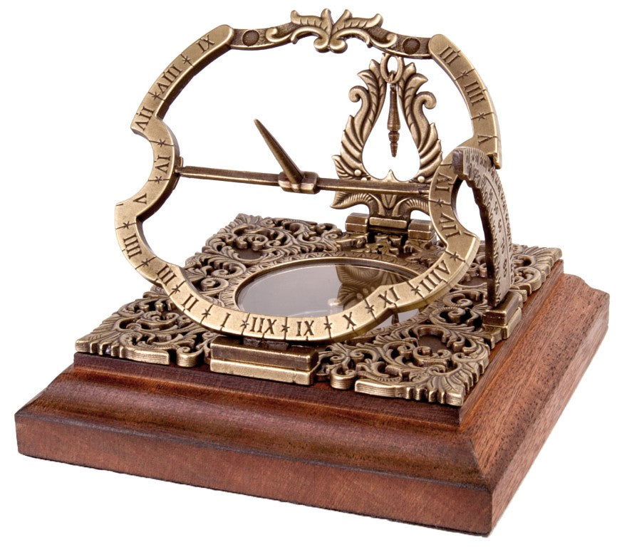Relógio de Sol de Latão Habsburgo H30 com possibilidade de personalização por gravação, ideal para presente, em estilo elegante de Augsburgo, altura 10 cm, sobre base de madeira