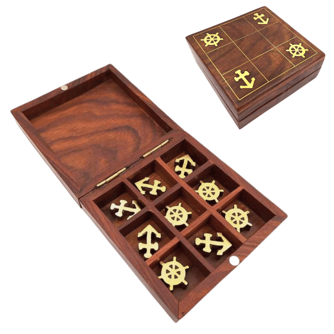 Jogo do galo náutico em madeira com gravação - Presente personalizado para velejadores, dimensões 10x10 cm, design elegante com detalhes em latão