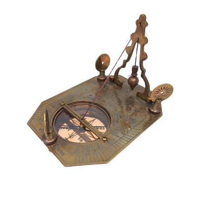 Elegante bússola de latão com relógio de sol em caixa de madeira - Presente ideal para viajantes, estilo retro, dimensões: 11.5 x 8.8 x 9.0 cm, material: latão e madeira