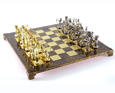 Xadrez em latão dourado-prateado com gravação – Presente exclusivo para ocasiões especiais – Dimensões 44x44cm, altura do rei 9,7cm, feito à mão, materiais luxuosos