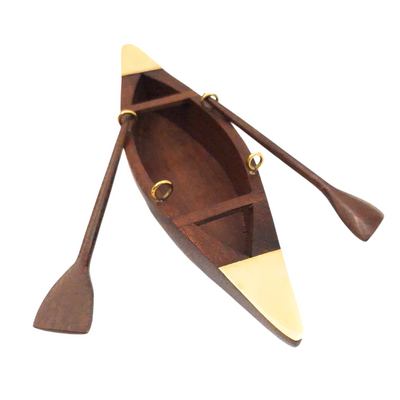 Elegante modelo de barco em madeira de 25 cm - Decoração para secretária com elementos em latão - Presente ideal para velejadores com opção de personalização por gravação - Estilo náutico e retro