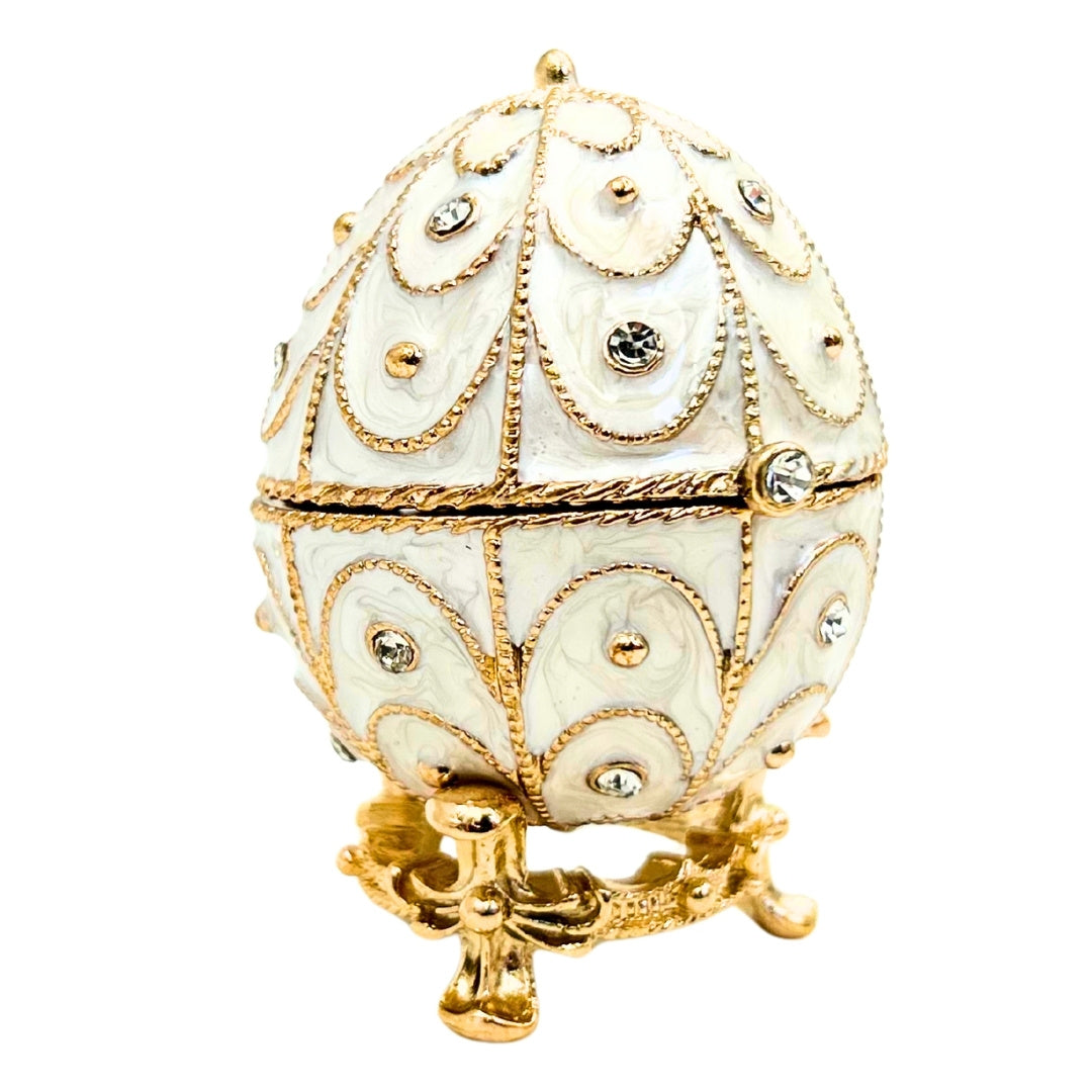 Caixa Exclusiva Ovo Fabergé Metálica com Cristais em Cor Branco-Dourado com Possibilidade de Personalização por Gravação