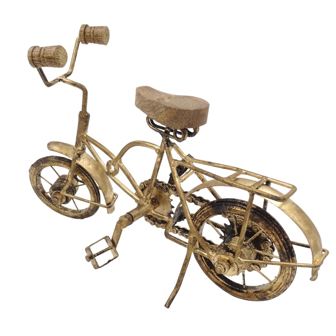 Figura de Bicicleta Antiga com Gravação - Decoração em Metal e Madeira com Dimensões 30 x 20 x 10 cm