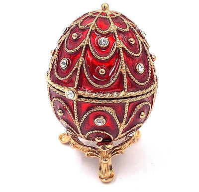 Caixa de metal exclusiva Fabergé com cristais em cor vermelho e dourado, possibilidade de personalização por gravação, ideal para presente, dimensões 5,5x6,5 cm