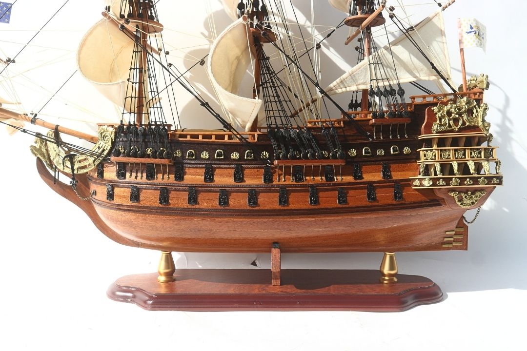 Modelo de luxo do veleiro Soleil Royal 65cm - SOL6, com possibilidade de personalização por gravação
