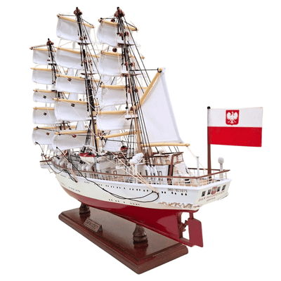 Modelo exclusivo do veleiro Dar Młodzieży XXL 71 cm, com possibilidade de personalização por gravação