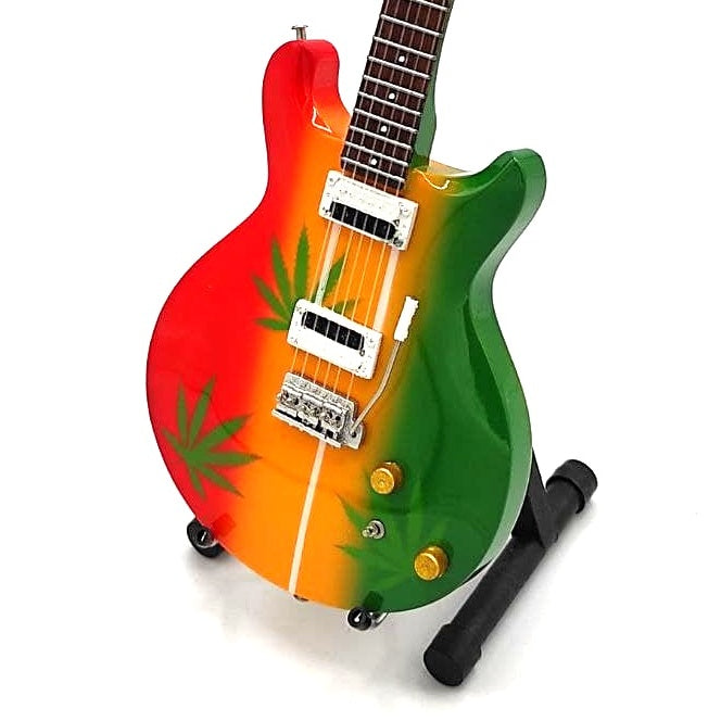 Mini guitarra Bob Marley Tribute Ganja MGT-0468 com possibilidade de gravação personalizada, presente ideal para fãs de reggae, feita à mão em madeira de mogno, altura 27,5 cm, cor amarelo, vermelho, verde, branco