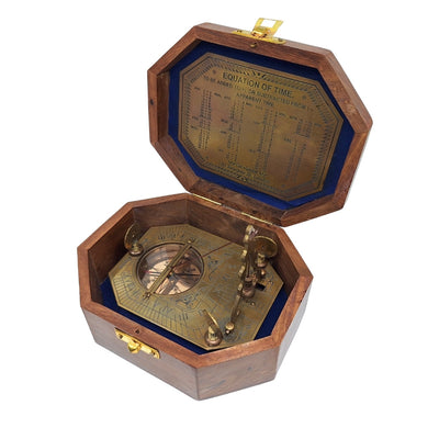 Elegante bússola de latão com relógio de sol em caixa de madeira - Presente ideal para viajantes, estilo retro, dimensões: 11.5 x 8.8 x 9.0 cm, material: latão e madeira