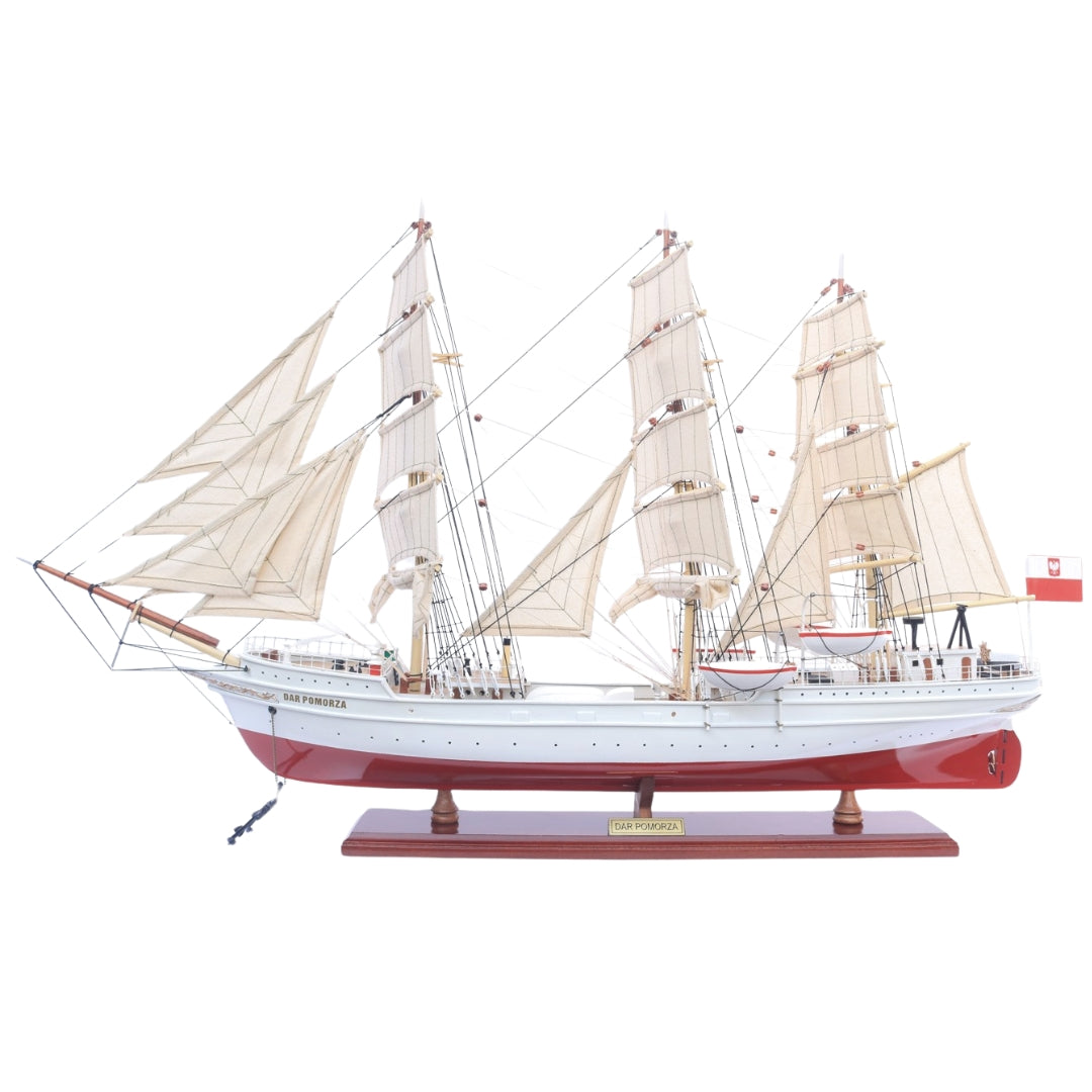 Modelo exclusivo de veleiro Dar Pomorza 82 cm com possibilidade de personalização por gravação