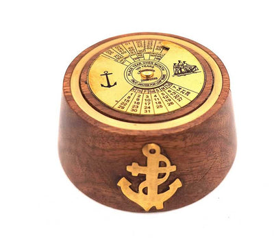 Calendário Perpétuo Elegante em Latão e Madeira com Possibilidade de Personalização por Gravação, Ideal para Presente - Castanho e Dourado, Dimensões 7,5 x 3,5 cm