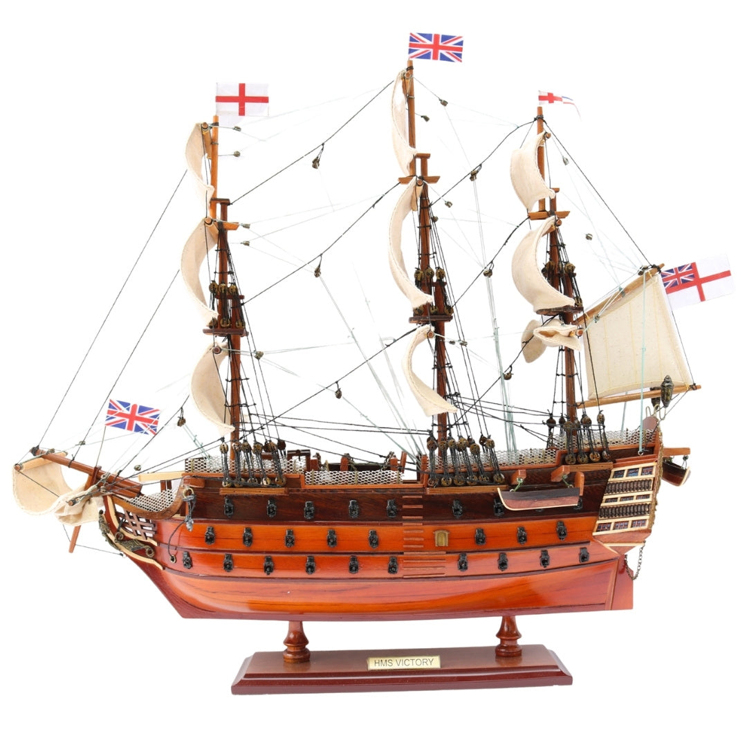 Modelo do veleiro HMS Victory montado 54 cm - Réplica feita à mão com possibilidade de personalização por gravação - Presente ideal para amantes da vela - Alta qualidade, base de madeira elegante