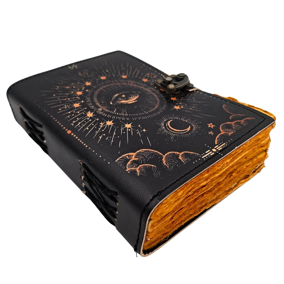 Caderno Olho Cósmico com Gravação - Caderno de Couro Retro com 200 Páginas de Papel Amarelo de Couro de Cabra