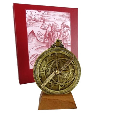 Astrolábio Europeu H32 – Réplica Renascentista Premium com Possibilidade de Personalização por Gravação – Presente Ideal com Elegante Base de Madeira – Altura 12 cm, Feito à Mão com Atenção ao Detalhe