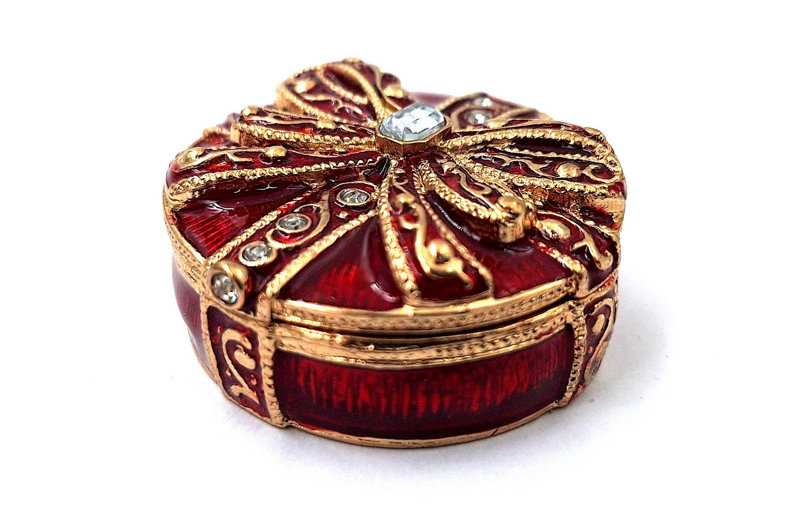Caixa de presente exclusiva em metal com cristais B0118-08 em cor vermelho e dourado, possibilidade de personalização por gravação, ideal para joias e presente elegante para qualquer mulher, dimensões 4x4x1 cm, estilo glamour