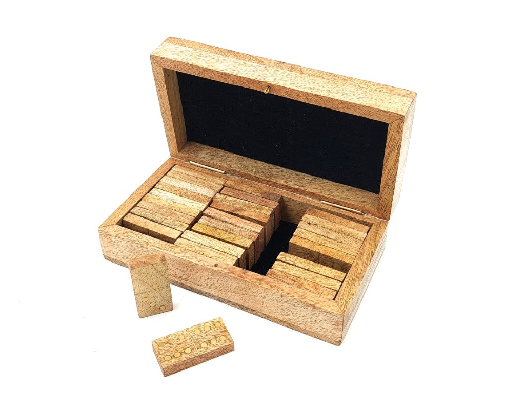 Dominó de Madeira de Manga em Caixa com Gravação - Presente Personalizado para Adultos, 28 Peças, Decorações de Latão, Dimensões da Caixa 15 x 8 x 4,5 cm