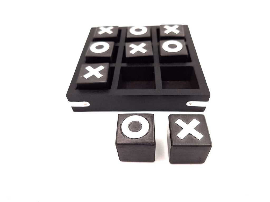 Jogo de Velha em Madeira 13 x 13 cm com Possibilidade de Personalização por Gravação