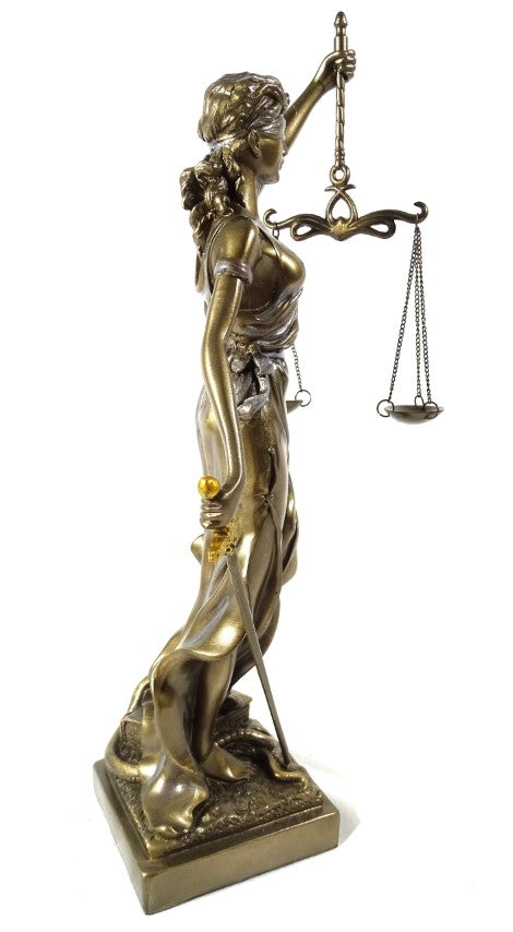 Estatueta Têmis 35 cm com possibilidade de personalização com gravação - presente elegante para advogado, juiz ou consultor jurídico, feita de poli-resina em cor dourada com acabamento antigo