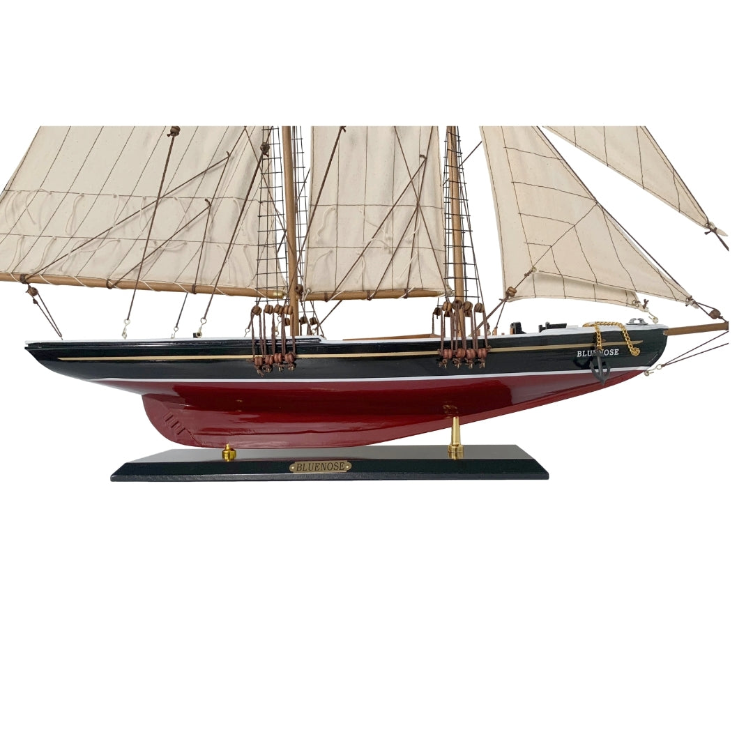 Modelo de veleiro Bluenose 80cm com possibilidade de personalização por gravação