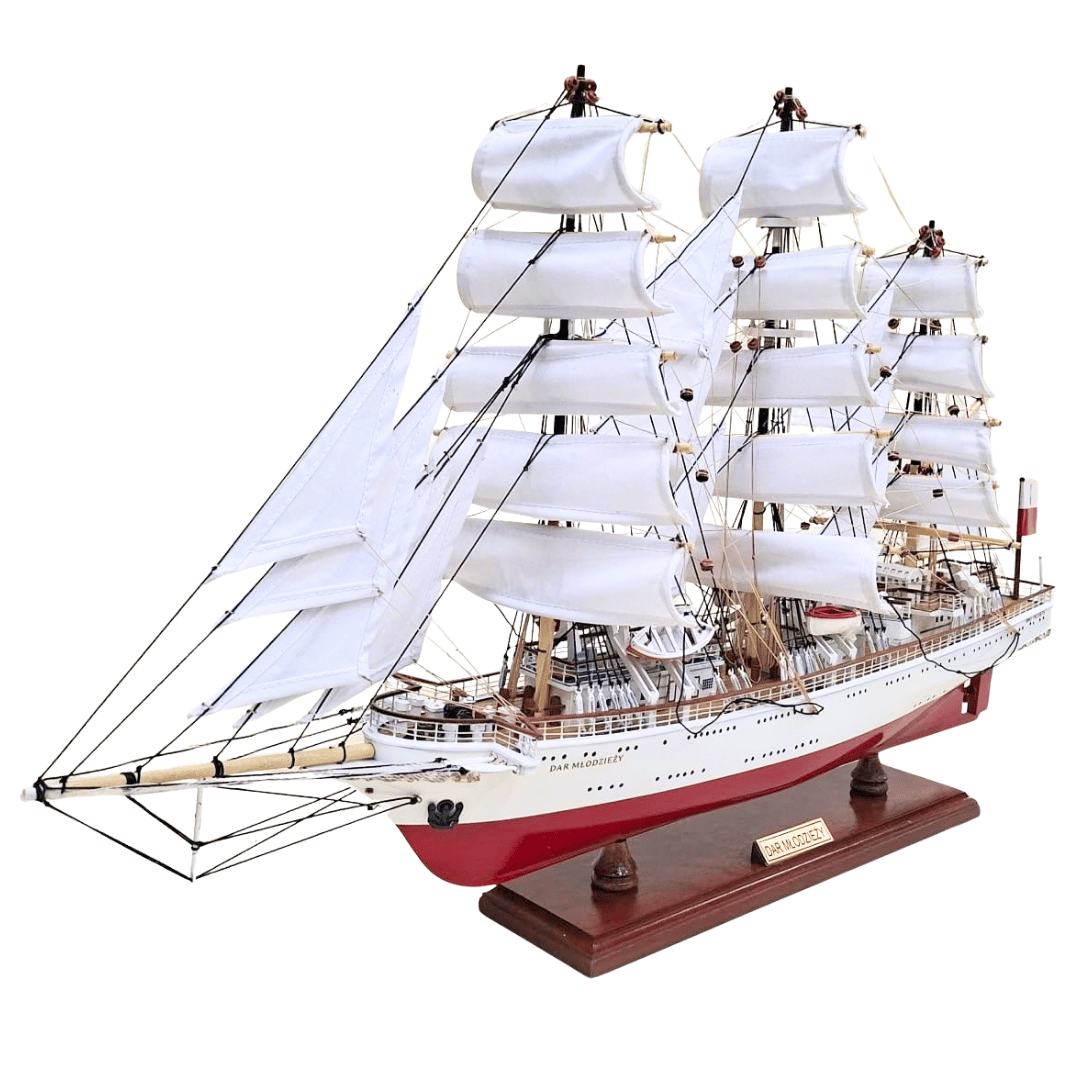 Modelo exclusivo do veleiro Dar Młodzieży XXL 71 cm, com possibilidade de personalização por gravação