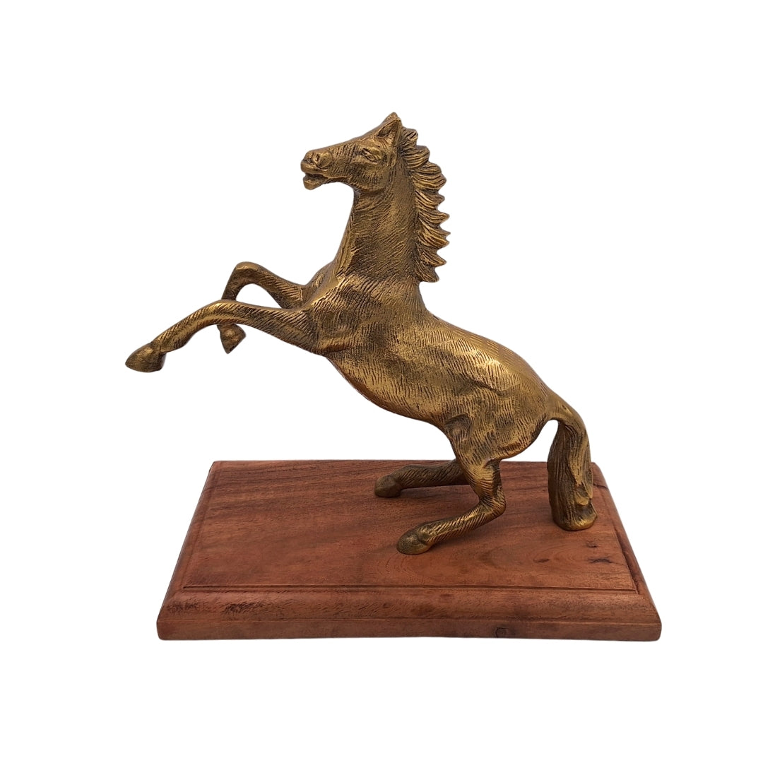 Figura de Cavalo em Alumínio com Base de Madeira com Possibilidade de Personalização por Gravação - Presente Elegante em Cor Dourada e Castanha, Altura 27,5 cm
