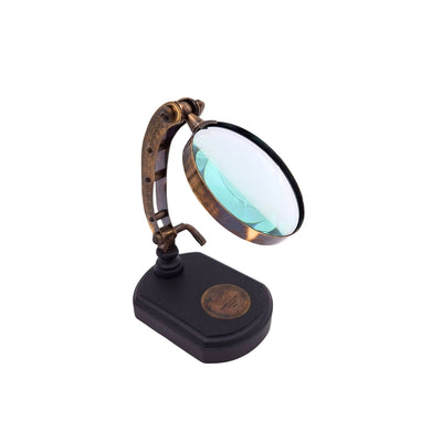 Lupa elegante com base de madeira ajustável, possibilidade de personalização por gravação, ideal para presente, altura 20 cm, vidro de aumento 10 cm, estrutura e braço de latão