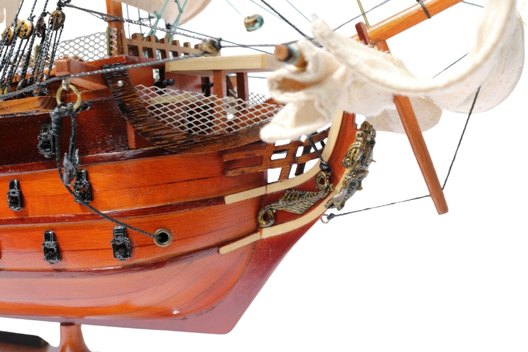 Modelo do veleiro HMS Victory montado 54 cm - Réplica feita à mão com possibilidade de personalização por gravação - Presente ideal para amantes da vela - Alta qualidade, base de madeira elegante