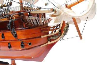 Modelo do veleiro HMS Victory montado 54 cm - Réplica feita à mão com possibilidade de personalização por gravação - Presente ideal para amantes da vela - Alta qualidade, base de madeira elegante
