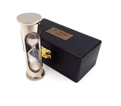 Ampulheta em Latão Retro com Caixa de Madeira - Gravação Personalizada - Presente Ideal para 1 Minuto - Altura 8,5 cm - Decoração Elegante para Secretária