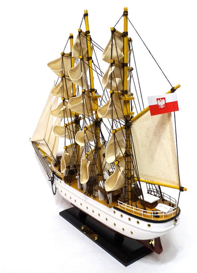 Modelo de veleiro Dar Pomorza 50cm com possibilidade de gravação personalizada