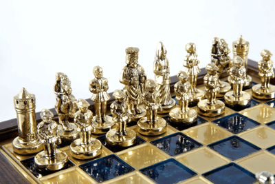 Elegante conjunto de xadrez premium em latão, 20x20cm, Bizâncio, com gravação personalizada - Presente ideal para jogadores de xadrez e amantes de história - Peças feitas à mão com acabamento dourado e prateado