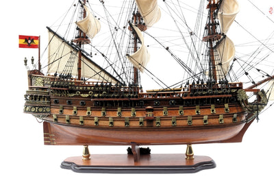 Modelo do veleiro San Felipe 80cm, com possibilidade de personalização por gravação