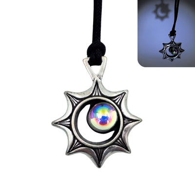 Colar Eclipse Solar com gravação – Ilusão Óptica com Cristais da Chéquia, Presente Personalizado para Viajantes, Zamak de Alta Qualidade, Comprimento Regulável 45-62 cm