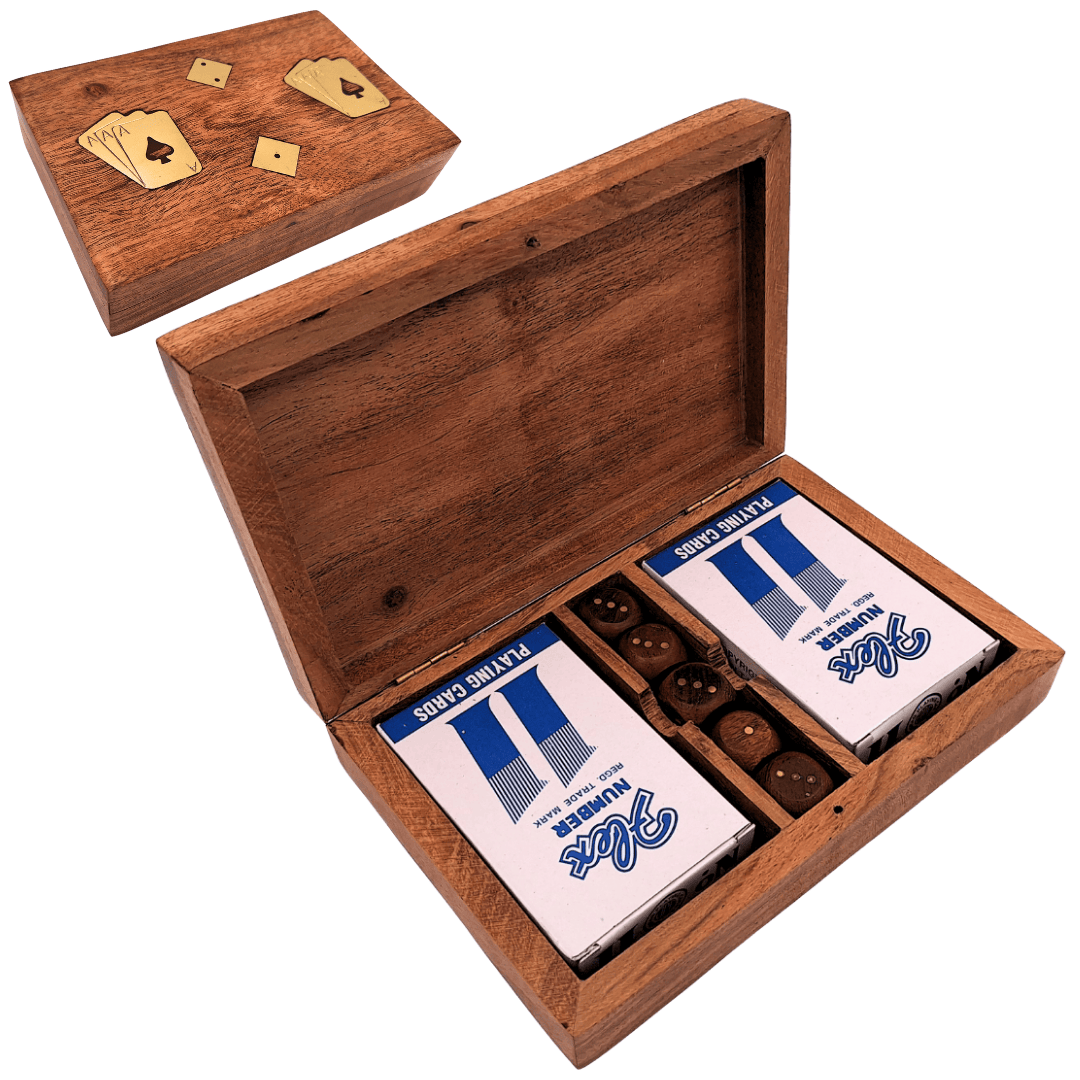 Conjunto Elegante de Jogos de Cartas e Dados em Caixa de Madeira com Decorações em Latão