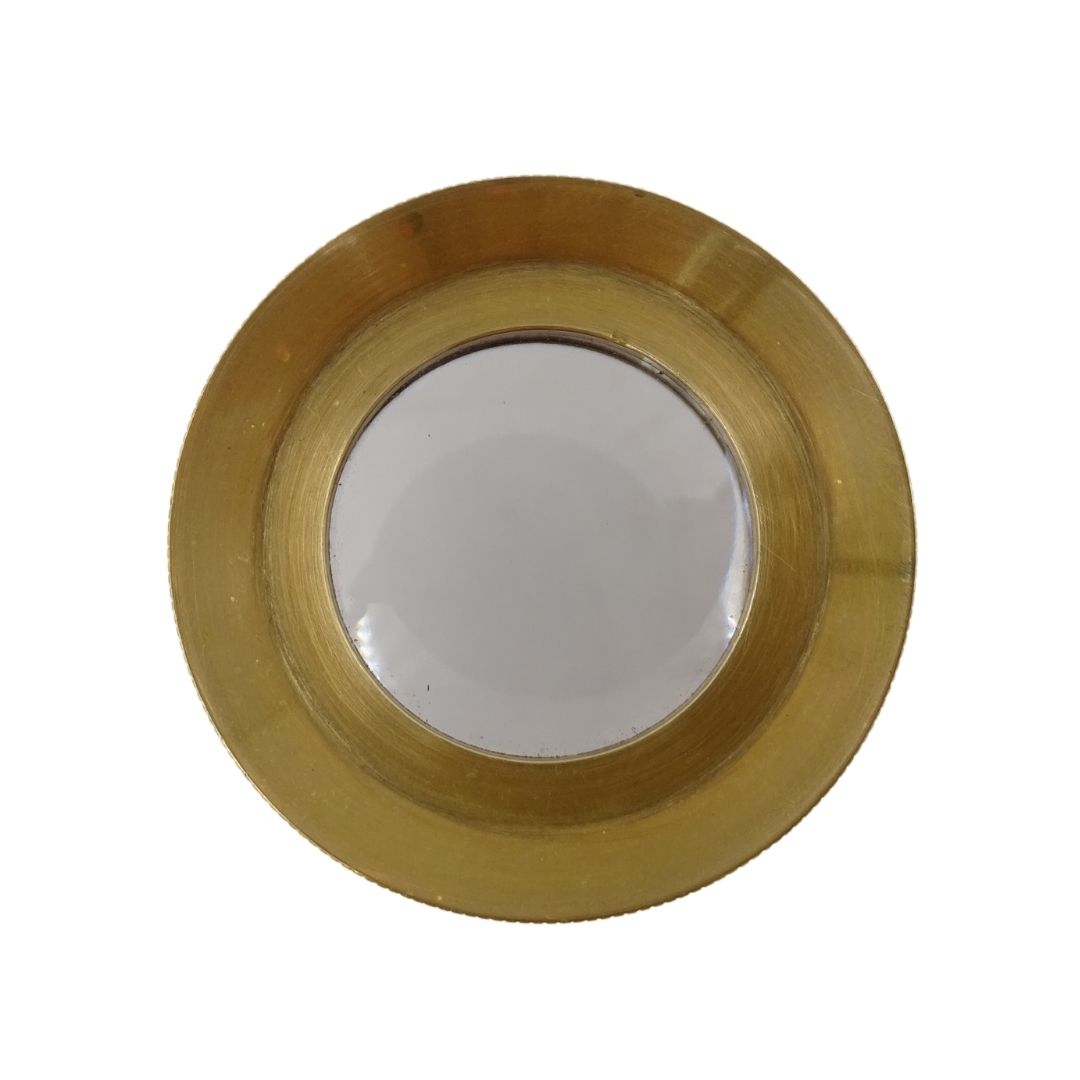 Lupa com Tripé MAG-0015 com Caixa em Latão, Cor Dourada, Possibilidade de Personalização de Gravação, Ideal para Presente para Joalheiros e Filatelistas, Altura 7 cm, Ampliação x3