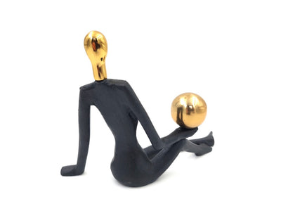Figura decorativa Mulher Ginasta com bola, gravação personalizada, altura 15cm, preta e dourada, presente ideal para qualquer ocasião