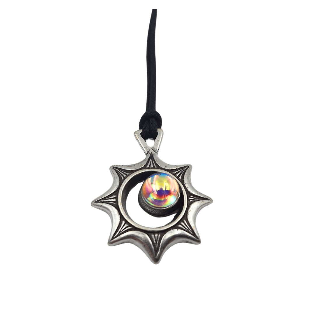 Colar Eclipse Solar com gravação – Ilusão Óptica com Cristais da Chéquia, Presente Personalizado para Viajantes, Zamak de Alta Qualidade, Comprimento Regulável 45-62 cm