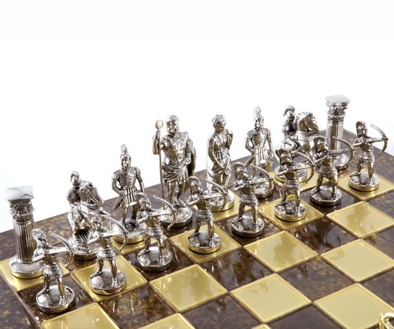 Xadrez em latão dourado-prateado com gravação – Presente exclusivo para ocasiões especiais – Dimensões 44x44cm, altura do rei 9,7cm, feito à mão, materiais luxuosos