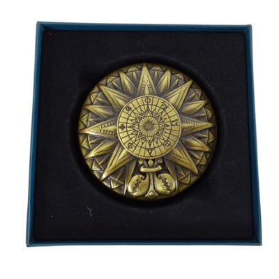 Bússola Solar de Latão Renascentista com Gravação - Presente Vintage Elegante com 4,5 cm de altura e 8,5 cm de diâmetro