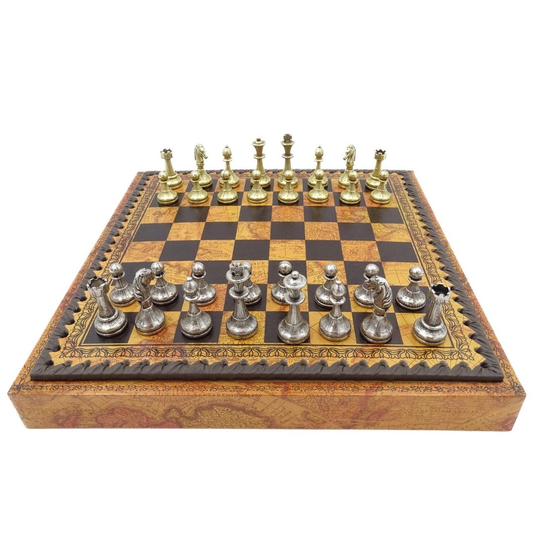Xadrez metálico exclusivo Italfama 28x28 cm com possibilidade de gravação personalizada, tabuleiro castanho-preto, peças dourado-prateadas