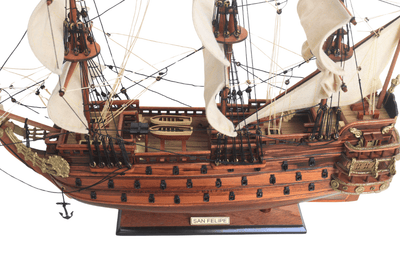 Modelo exclusivo do veleiro San Felipe – SF4, com possibilidade de personalização por gravação