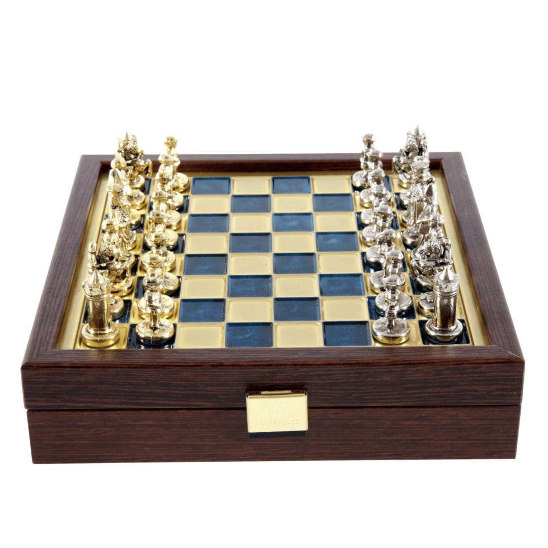 Elegante conjunto de xadrez premium em latão, 20x20cm, Bizâncio, com gravação personalizada - Presente ideal para jogadores de xadrez e amantes de história - Peças feitas à mão com acabamento dourado e prateado