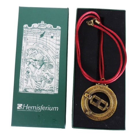 Miniatura de relógio de sol H90 com anéis astronómicos, gravação personalizada, presente ideal, pendente bordô, feito em zamak e latão, diâmetro 45mm