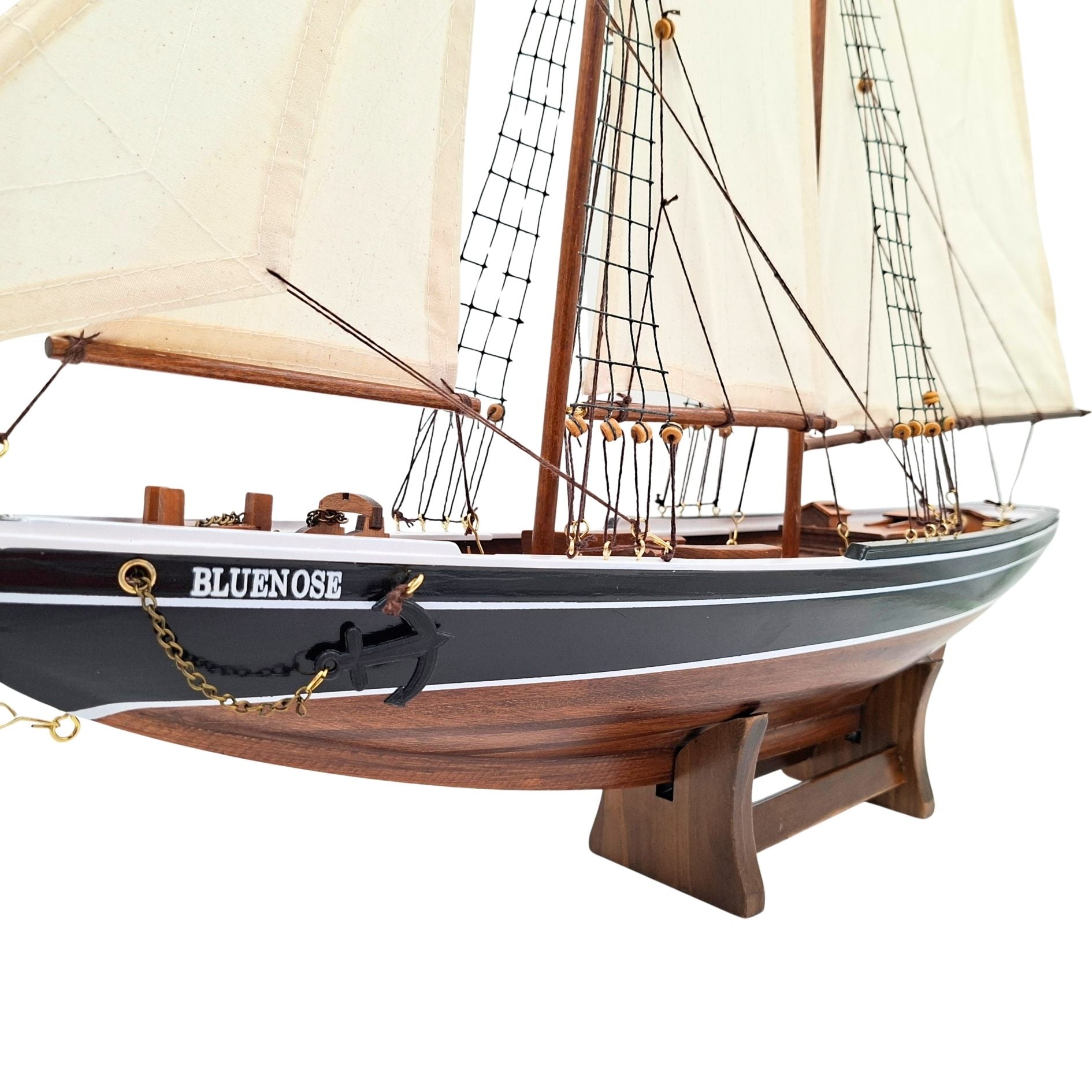 Modelo de Escuna Bluenose 78 cm com Gravação - Decoração Marítima Elegante em Madeira para Presente para Amantes da Vela e História Marítima com Velas Naturais
