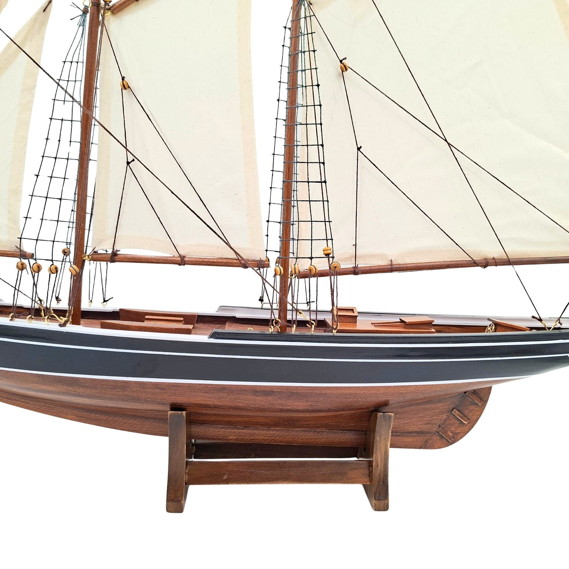 Modelo de Escuna Bluenose 78 cm com Gravação - Decoração Marítima Elegante em Madeira para Presente para Amantes da Vela e História Marítima com Velas Naturais