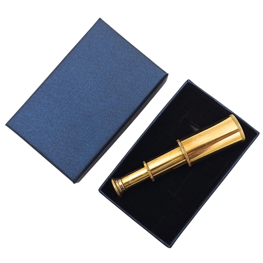 Chaveiro Luneta de Latão com Possibilidade de Gravação – Presente Elegante em Caixa Azul Marinho