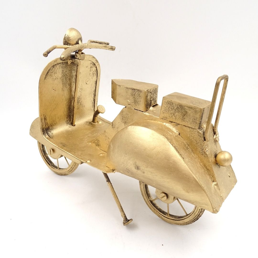 Modelo Retro de Scooter em Metal NC2860 na Cor Latão Antigo com Possibilidade de Personalização por Gravação